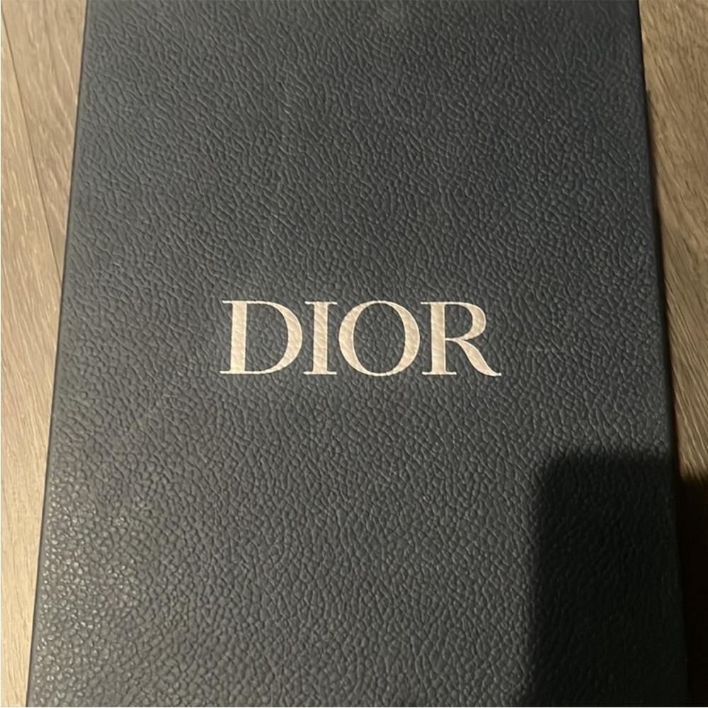 Christian Dior Stylish Red and Gold Sneakers - Picture 6 of 6